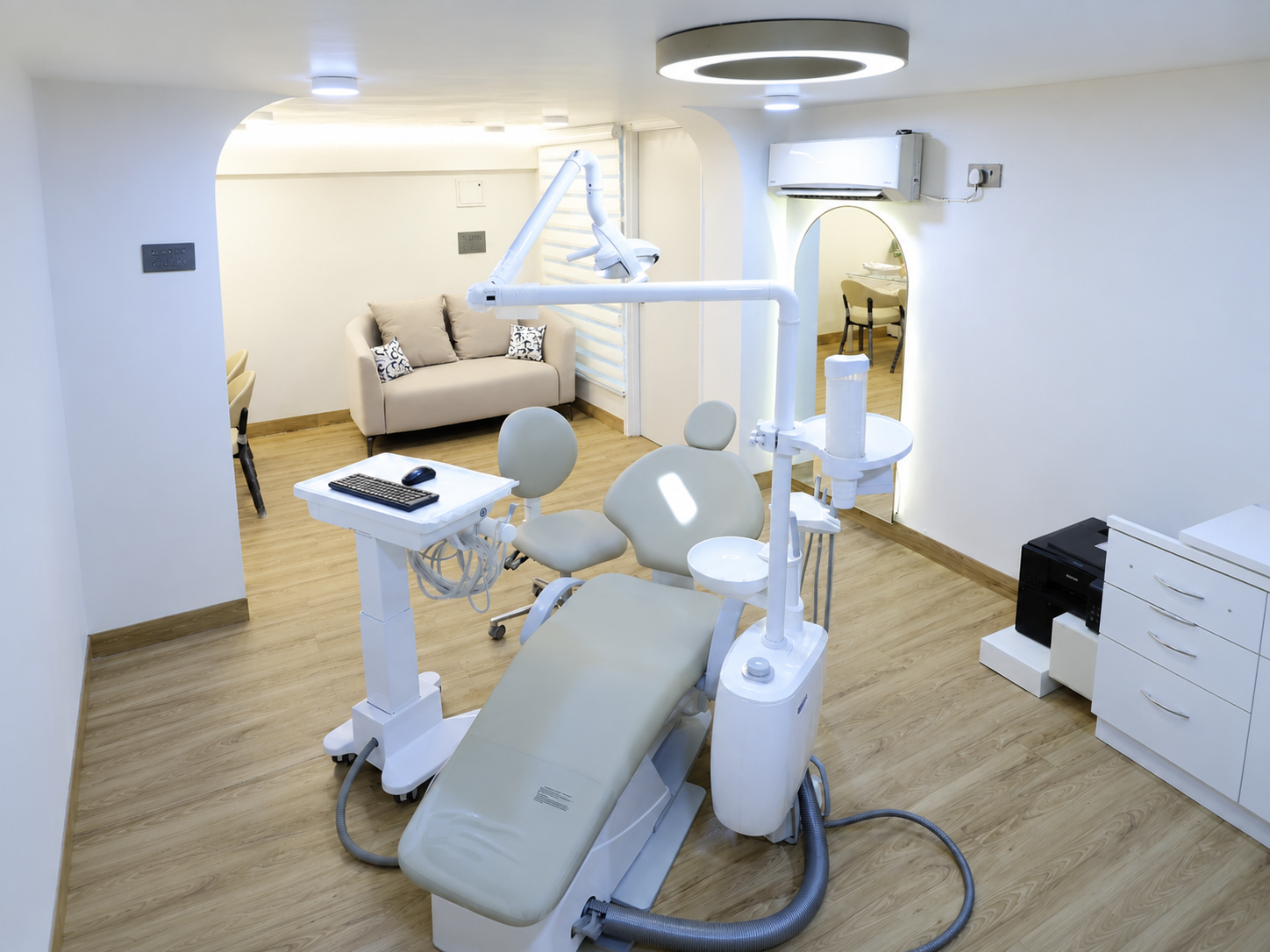 Smilux modern treatment suite